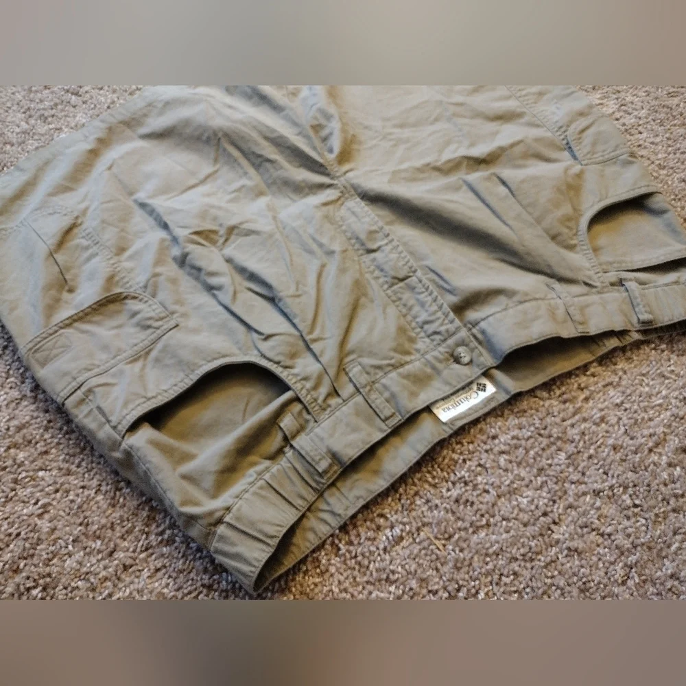Columbia Men's Olive Cargo Outdoor Sportswear Casual Shorts Men's 42